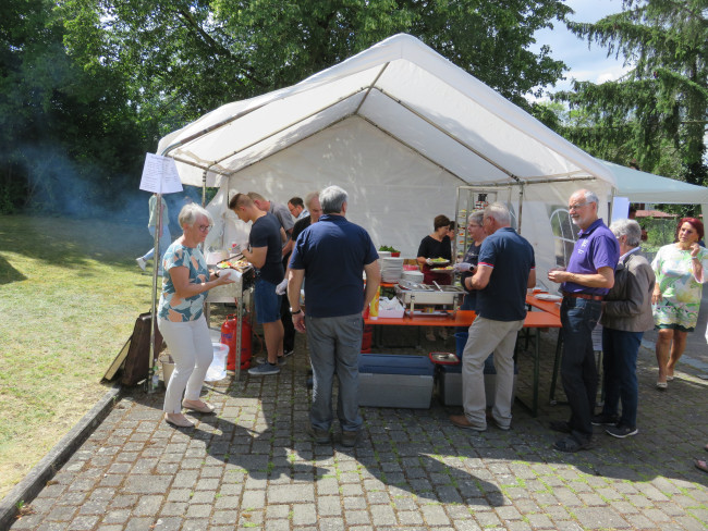 An der Essensausgabe